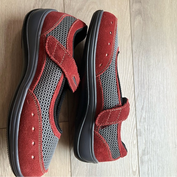 EUC Othofeet Chattanooga Mary Jane - Grey with Red suede 8B - Picture 3 of 9